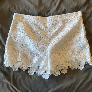 Ann Taylor size 14 white Lace Shorts - Like New